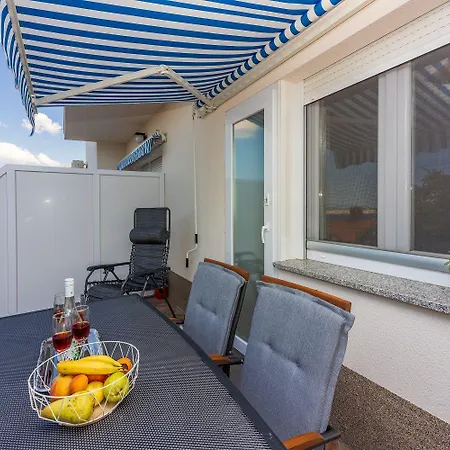 Apartman Traumhaftes Nur 150 Meter Zum Mit Meerblick, Liege, Grill, Hundefreundlich *