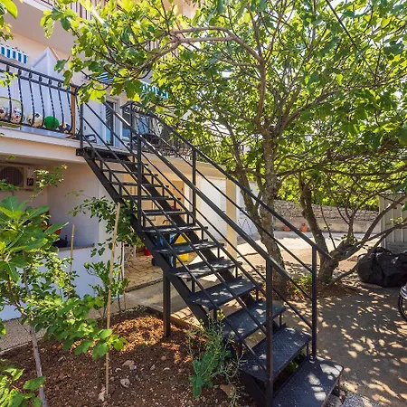 Traumhaftes Nur 150 Meter Zum Mit Meerblick, Liege, Grill, Hundefreundlich Apartman *