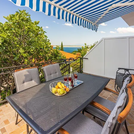 Traumhaftes Nur 150 Meter Zum Mit Meerblick, Liege, Grill, Hundefreundlich Apartman *